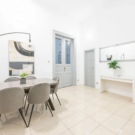 Exclusive & Cozy Central In The Heart Of * Budapest