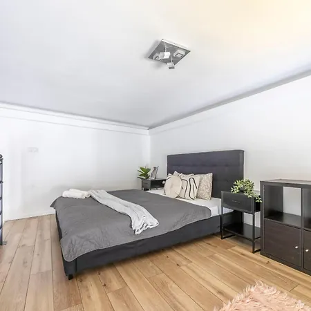 Apartment Exclusive & Cozy Central In The Heart Of