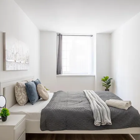 Exclusive & Cozy Central In The Heart Of *